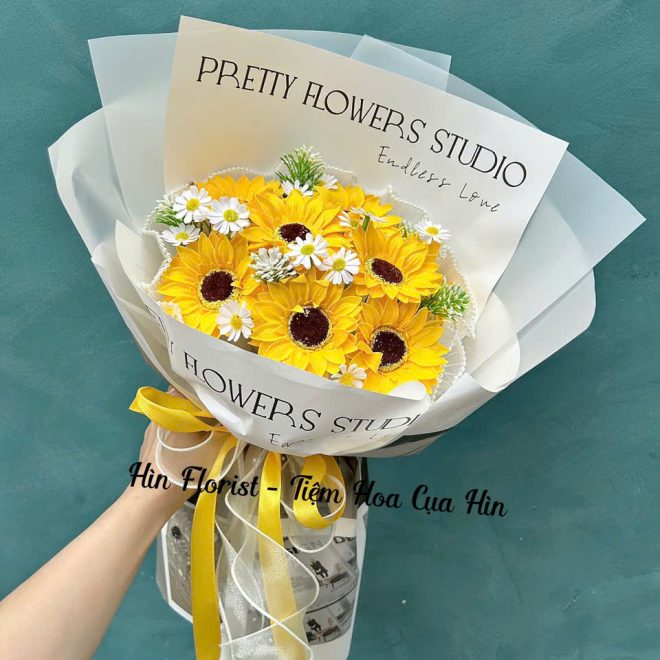 Bó hướng dương sáp mix tana