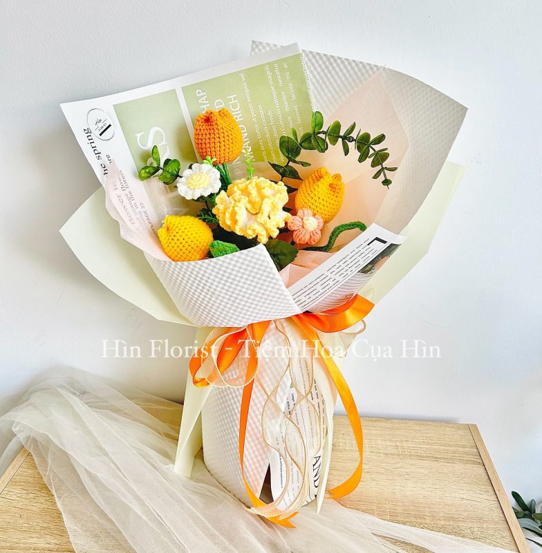 bó hoa đan len cam vàng