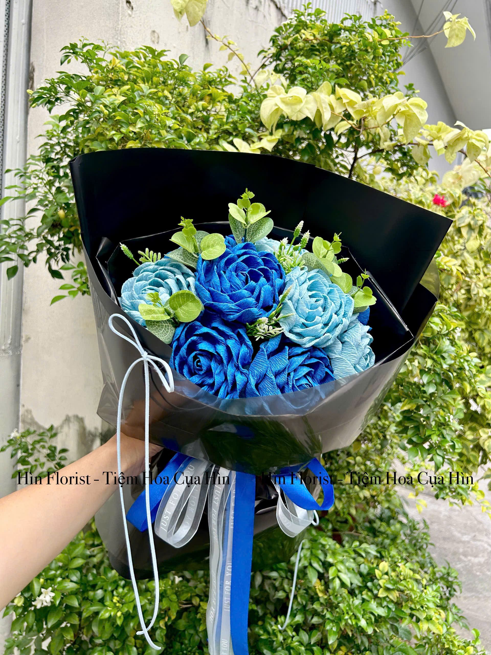 bó hoa giấy xanh gói tròn bó hoa giấy xanh gói tròn