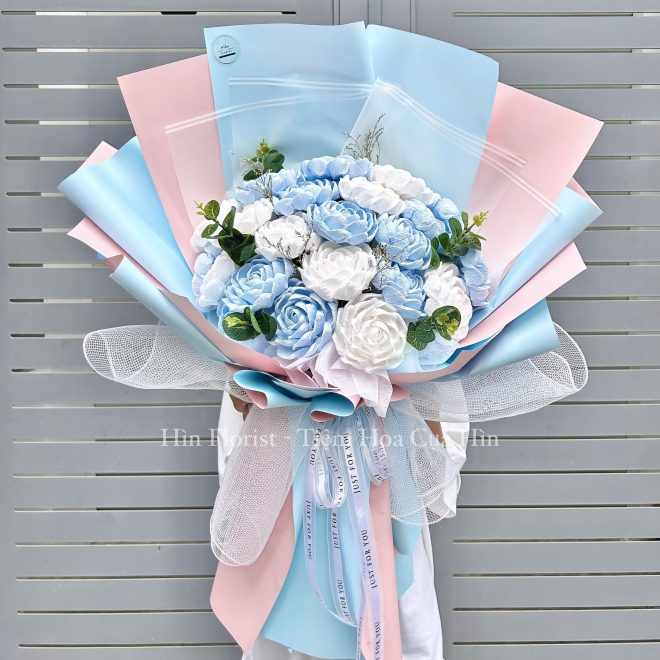 bó hoa giấy xanh trắng