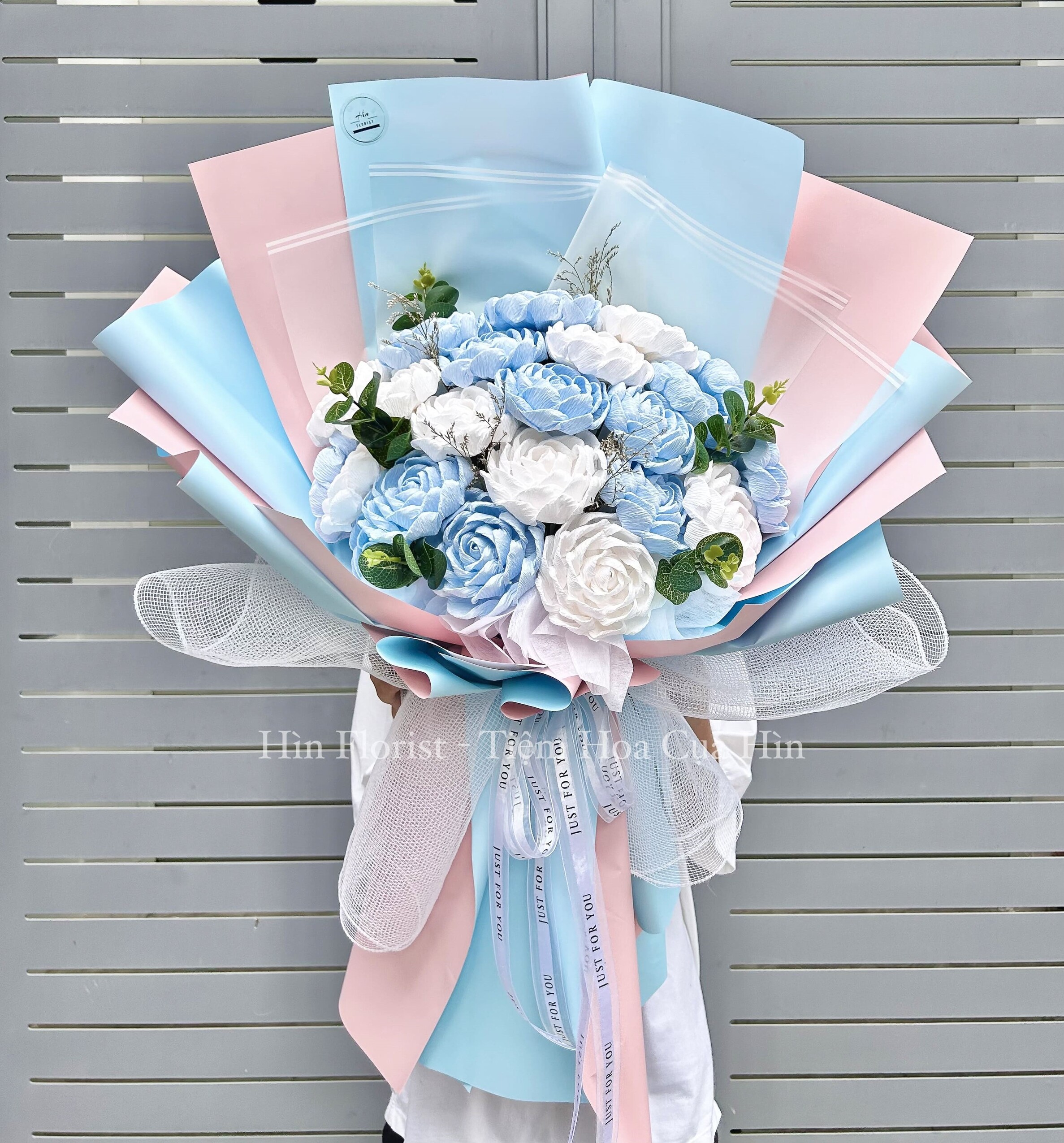 bó hoa giấy xanh trắng bó hoa giấy xanh trắng