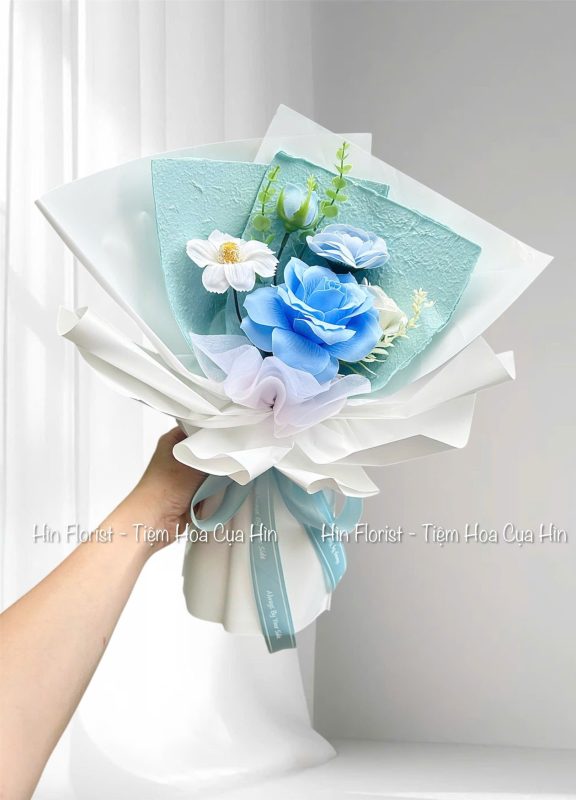 bó hoa sáp xanh trắng nhỏ