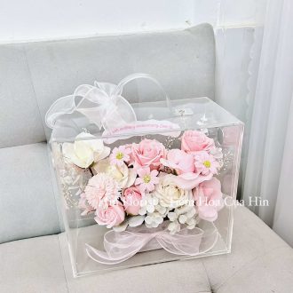 box hoa trong suốt mica hồng trắng