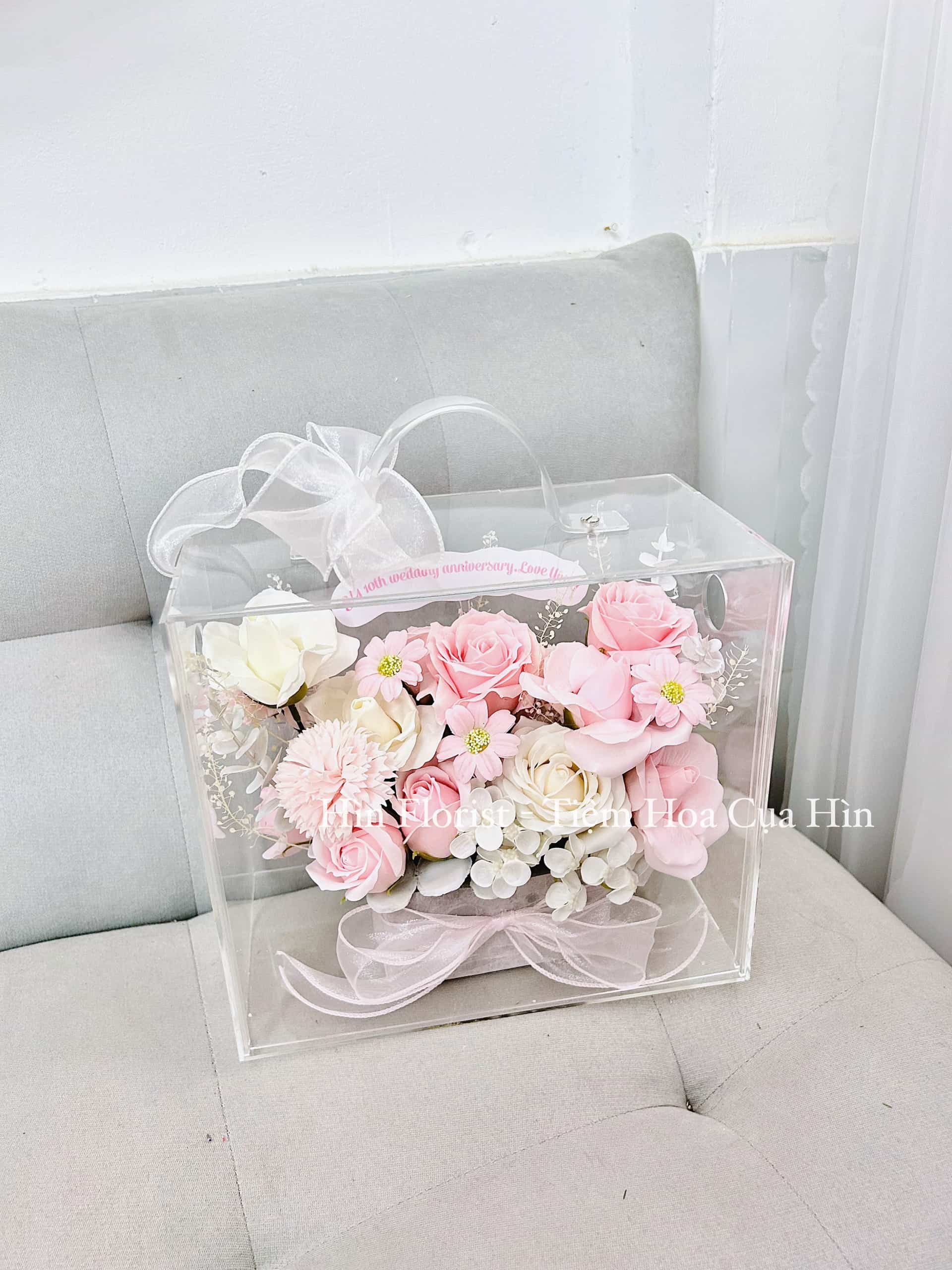 box hoa trong suốt mica hồng trắng box hoa trong suốt mica hồng trắng