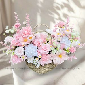 giỏ vòm hoa sáp hồng trắng