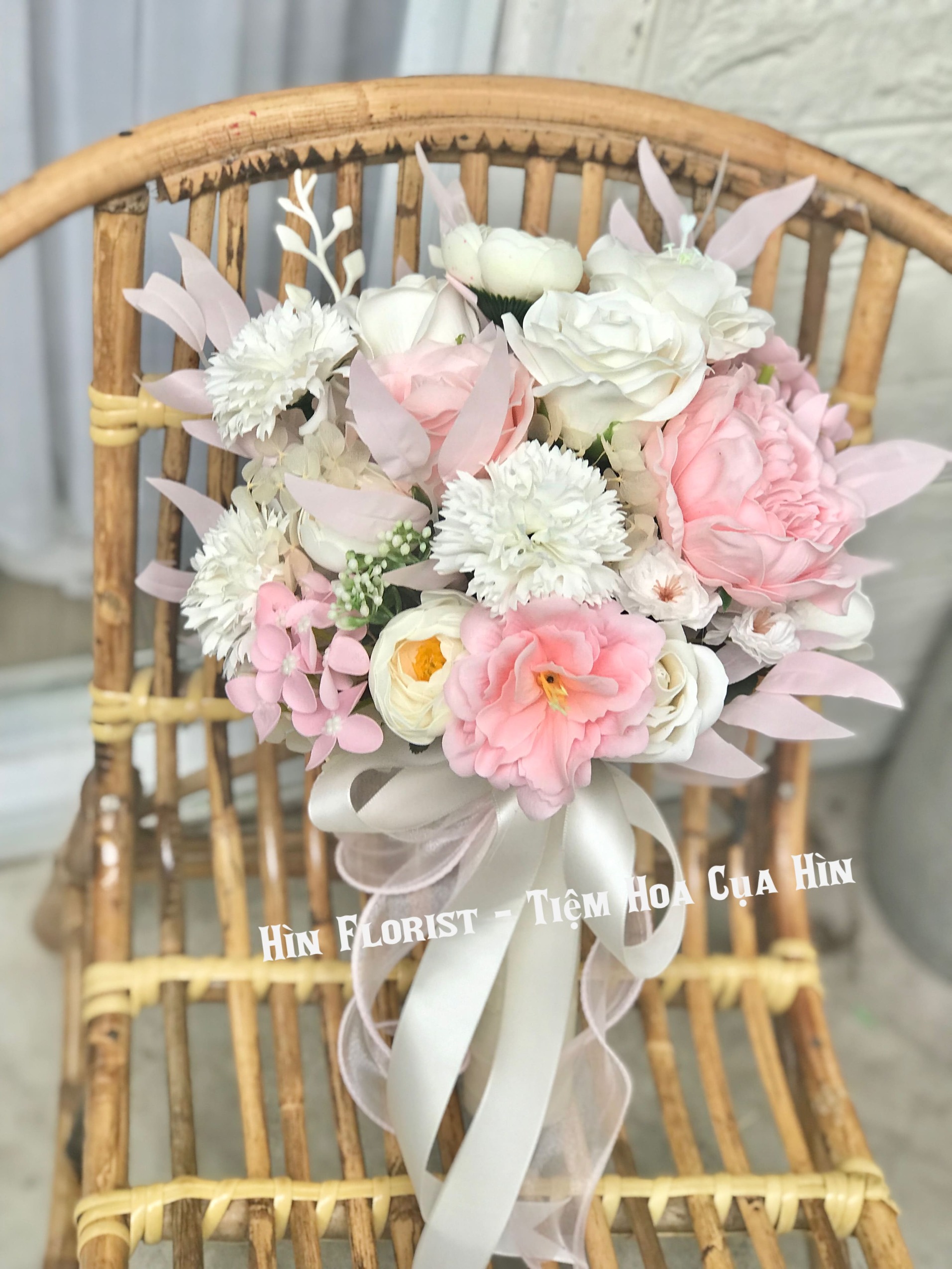 Hoa cưới sáp thơm trắng hồng Hoa cưới sáp thơm trắng hồng