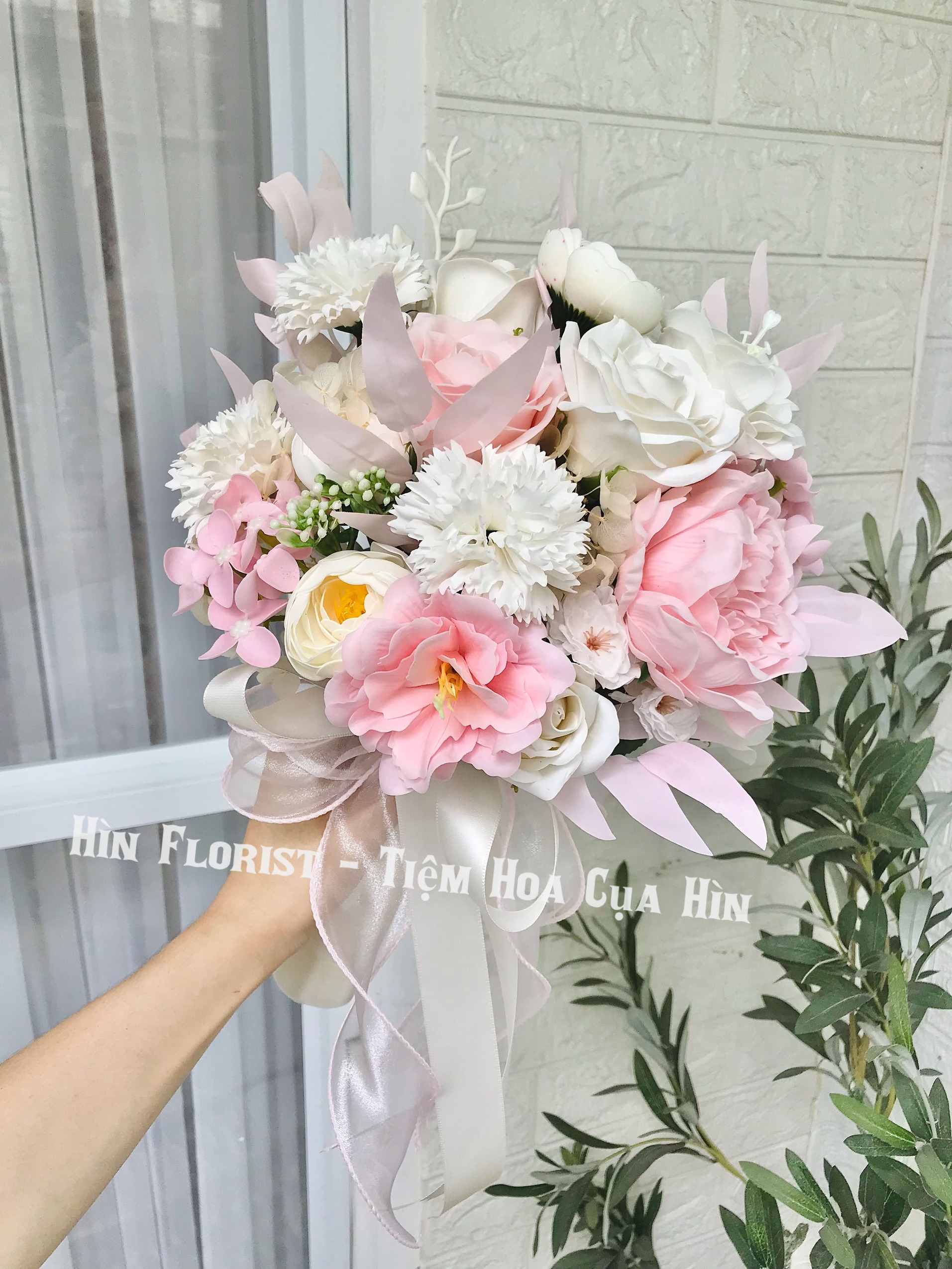 Hoa cưới sáp thơm trắng hồng Hoa cưới sáp thơm trắng hồng