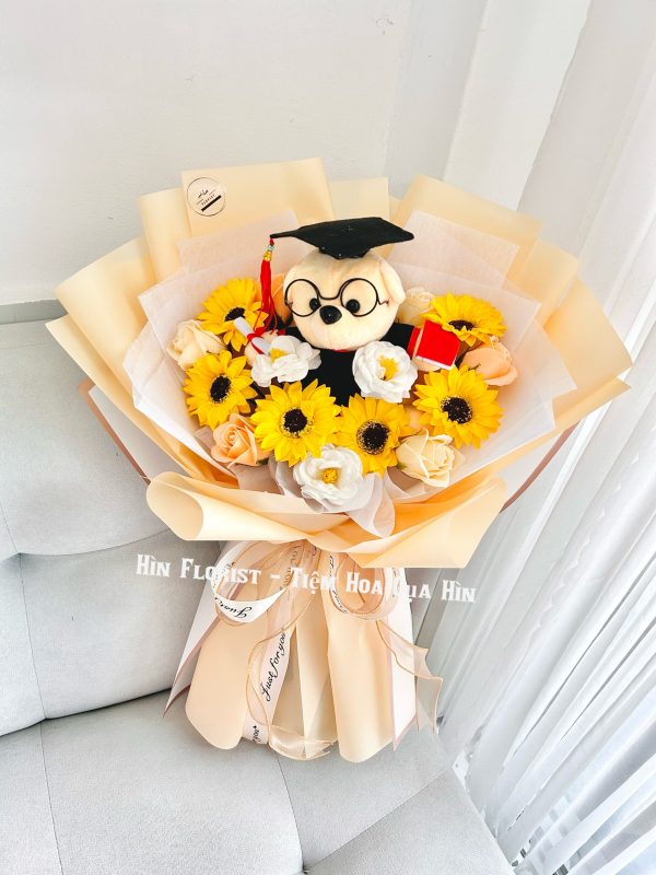 Hoa hướng dương gấu tốt nghiệp