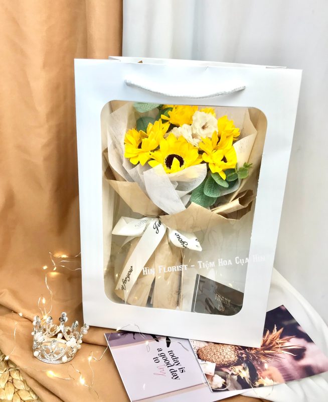 hoa sáp hướng dương kèm túi giấy
