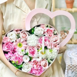 hộp hoa sáp trái tim hồng