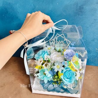 hộp mica hoa sáp xanh