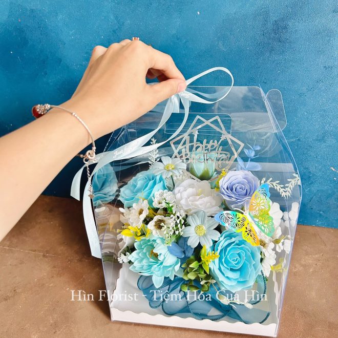 hộp mica hoa sáp xanh