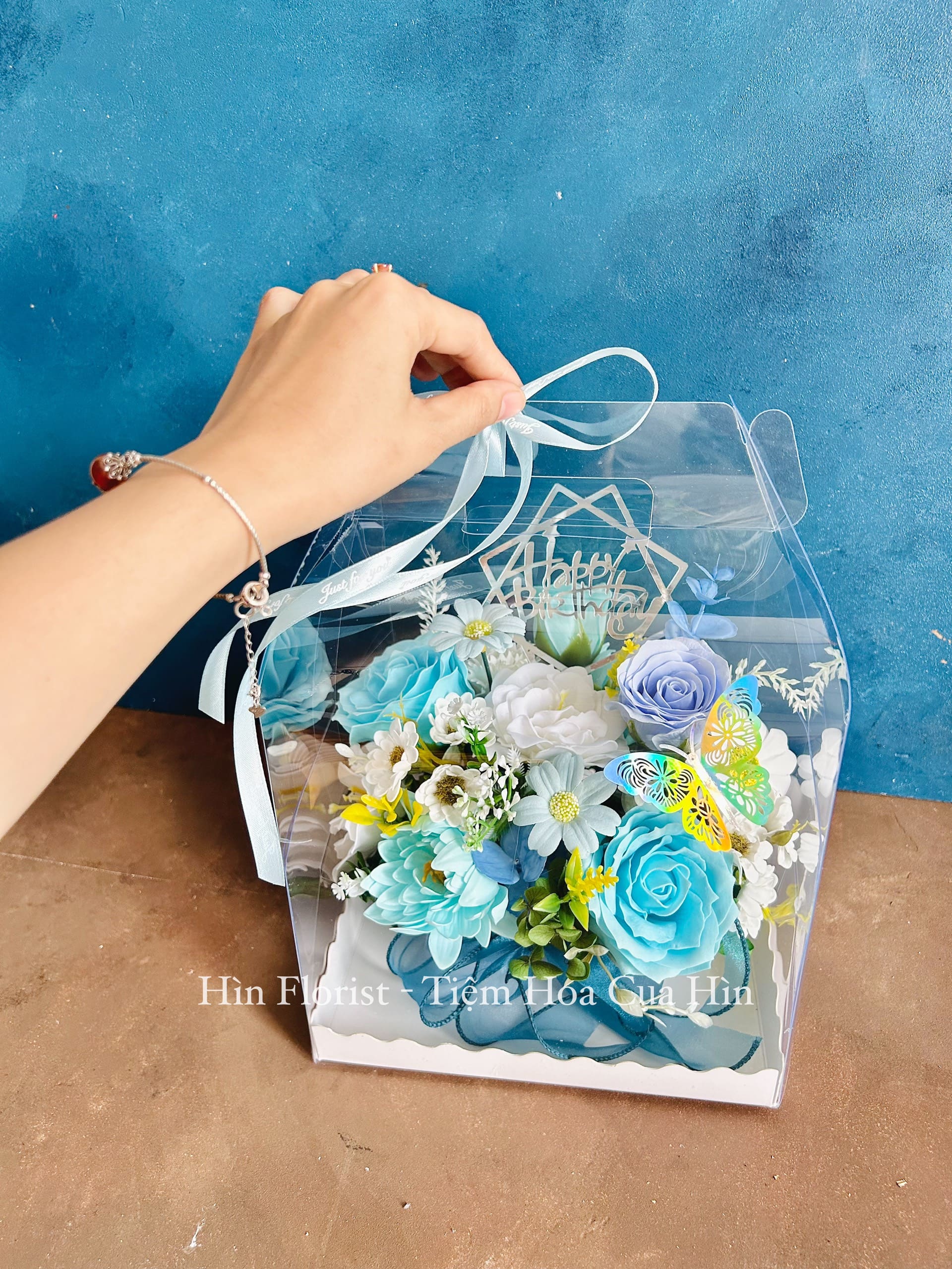 hộp mica hoa sáp xanh hộp mica hoa sáp xanh