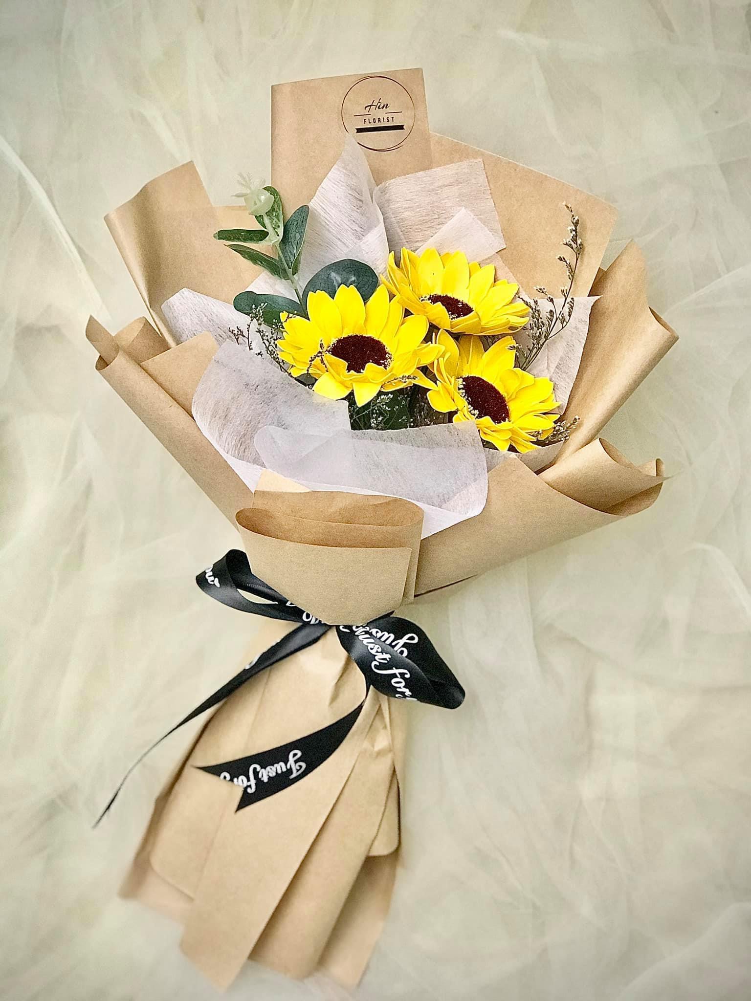 Hướng dương sáp bó 3 bông Hướng dương sáp bó 3 bông
