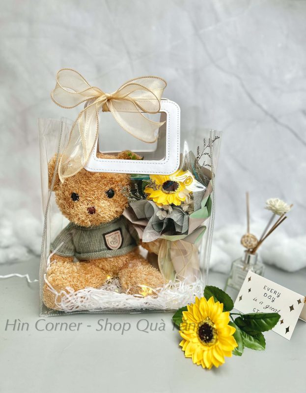 set quà hoa sáp gấu áo xám