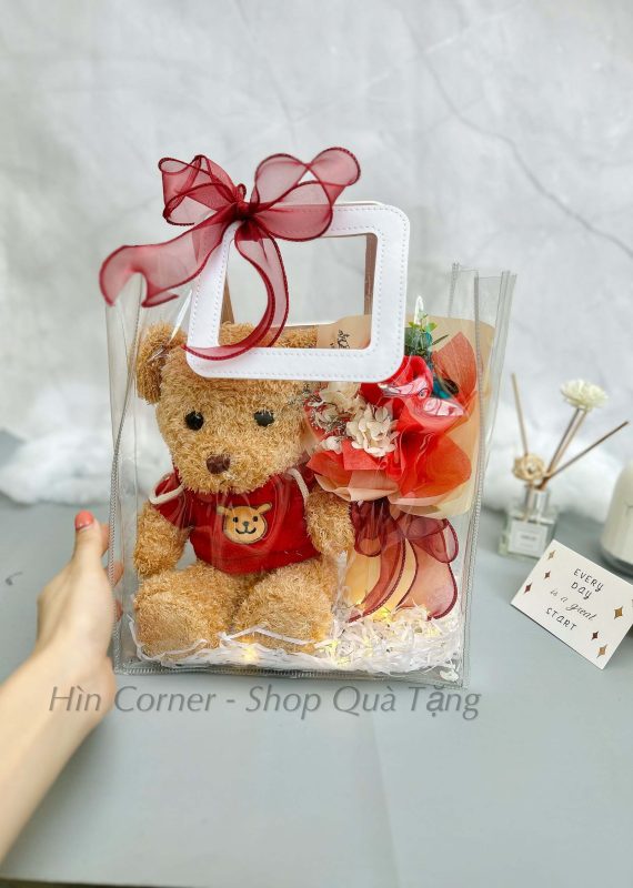 set quà hoa sáp gấu áo đỏ